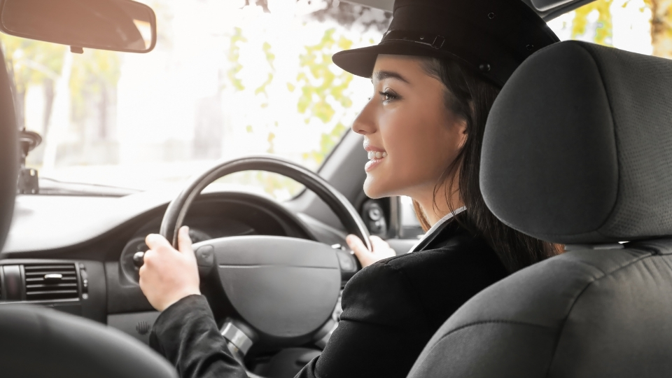 The profession of private driver: roles, required qualities, and professional opportunities